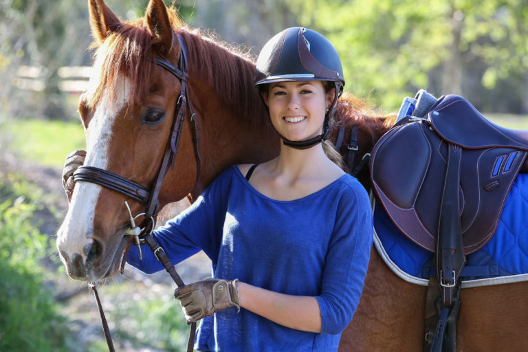 Girl-and-chestnut-horse-534565644_5760x3840-2400