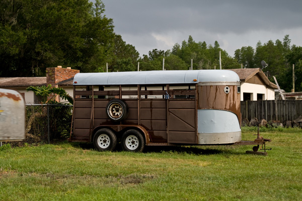 horse-trailers-parked-at-farm-1