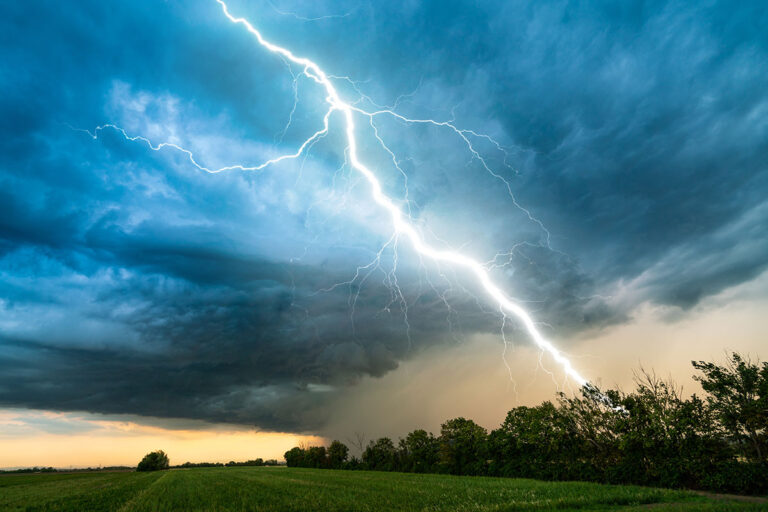 lightning, severe storm